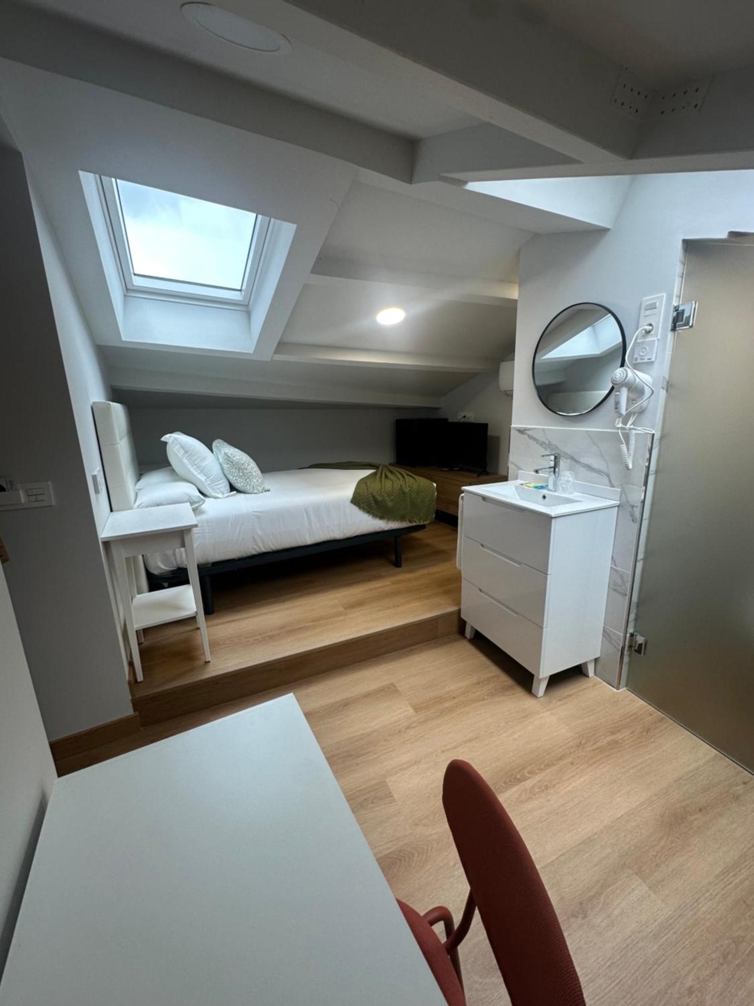 Hotel Villalegre Aviles Bagian luar foto